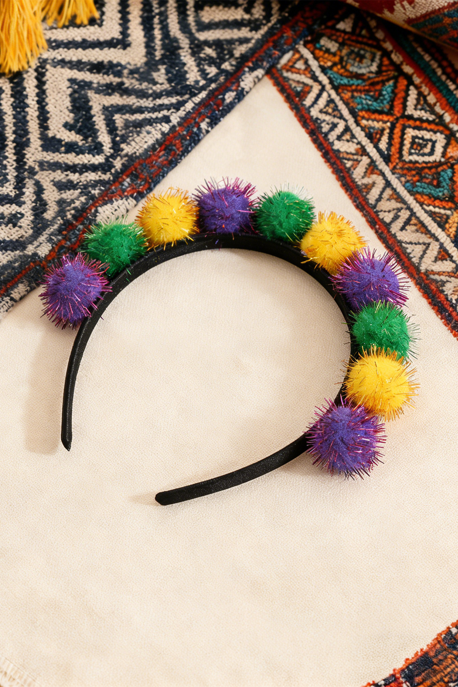 铁兰紫色金属丝绒球狂欢节塑料头带 BH043661