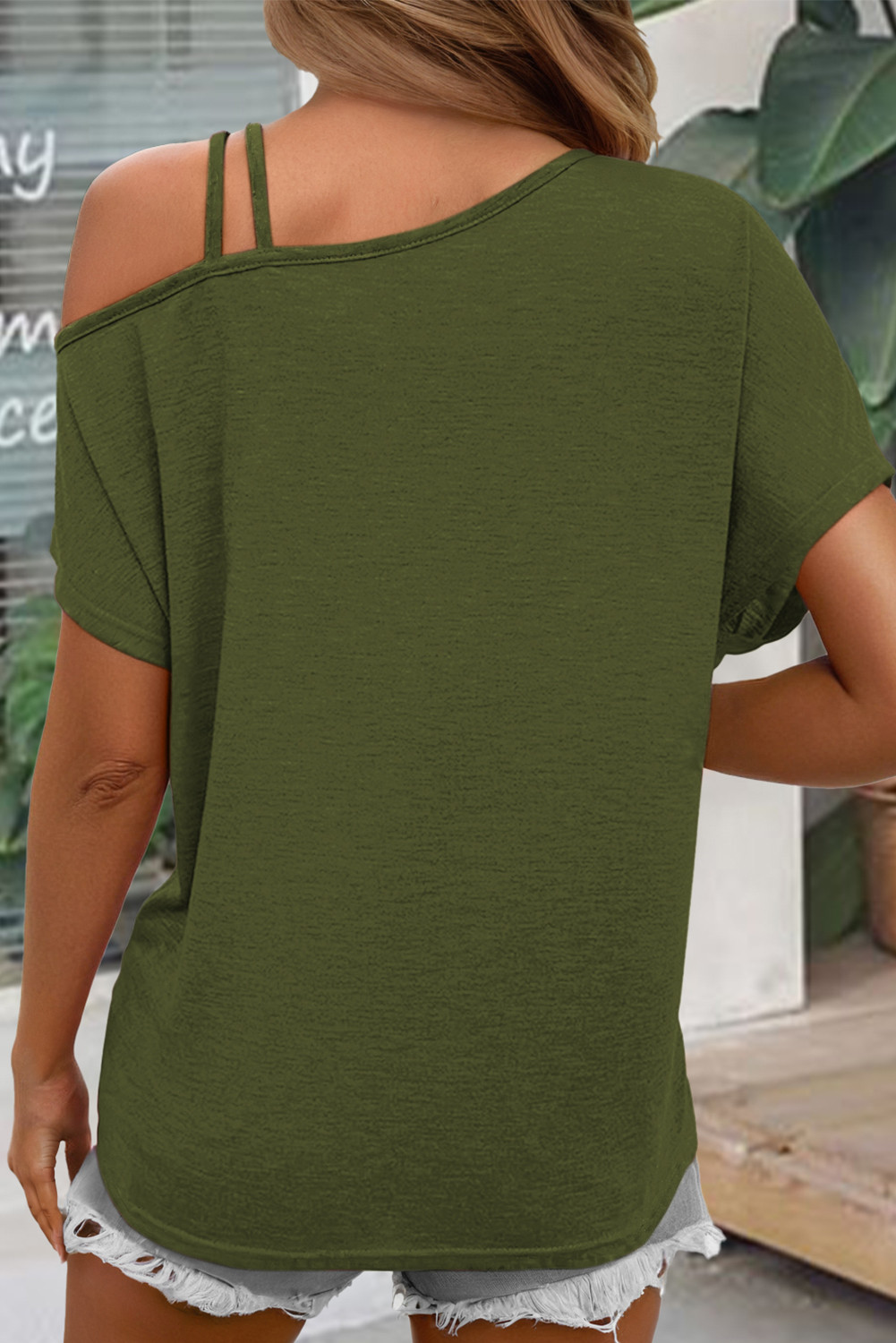 蕨绿色不对称肩部拼色扭纹宽松上衣 LC25223247