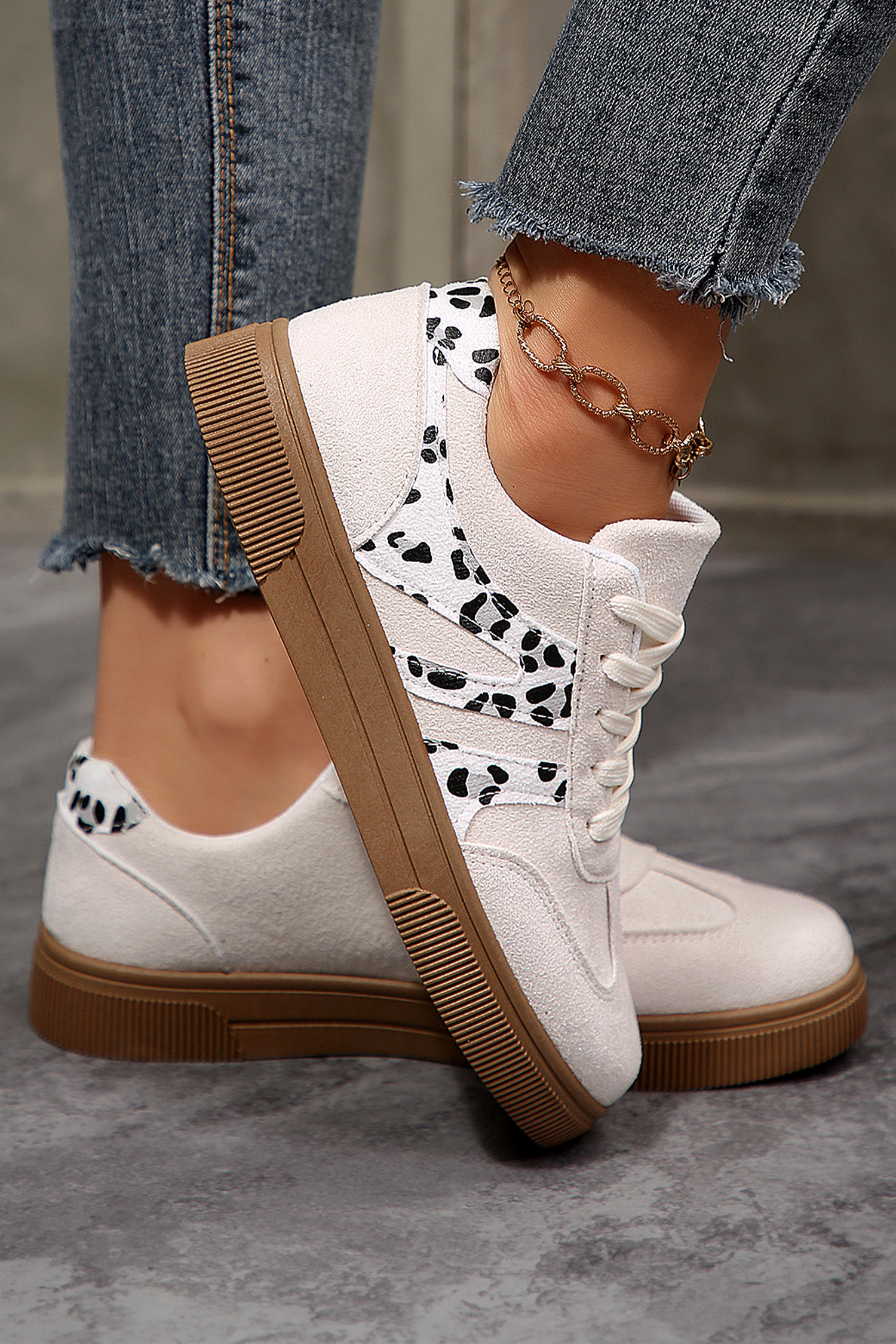 白色麂皮豹纹拼色系带休闲鞋 BH024199