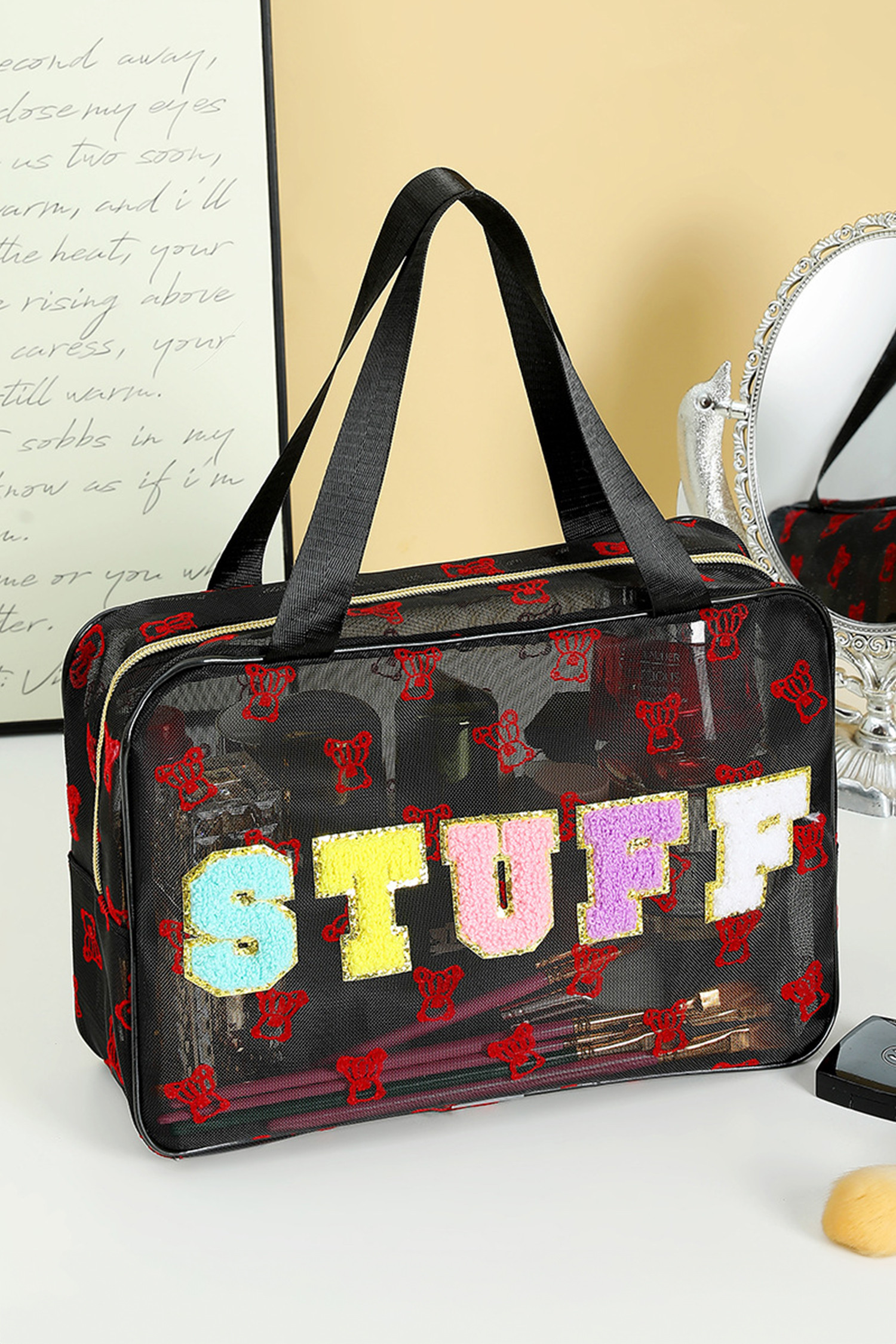 颜色黑色 STUFF 雪尼尔字母贴片泰迪熊网状轻便化妆包 BH031607