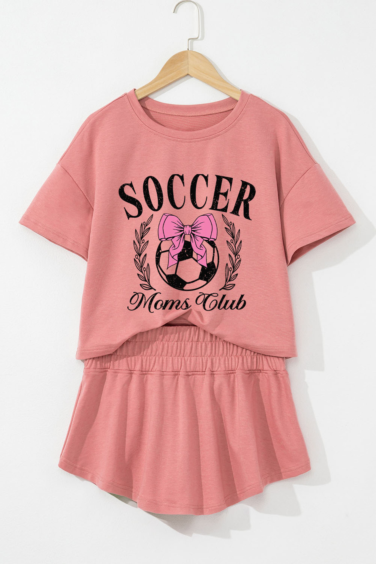 Blossom SOCCER Moms Club 短款 T 恤荷叶边裙裤 2 件套服装 LC629447