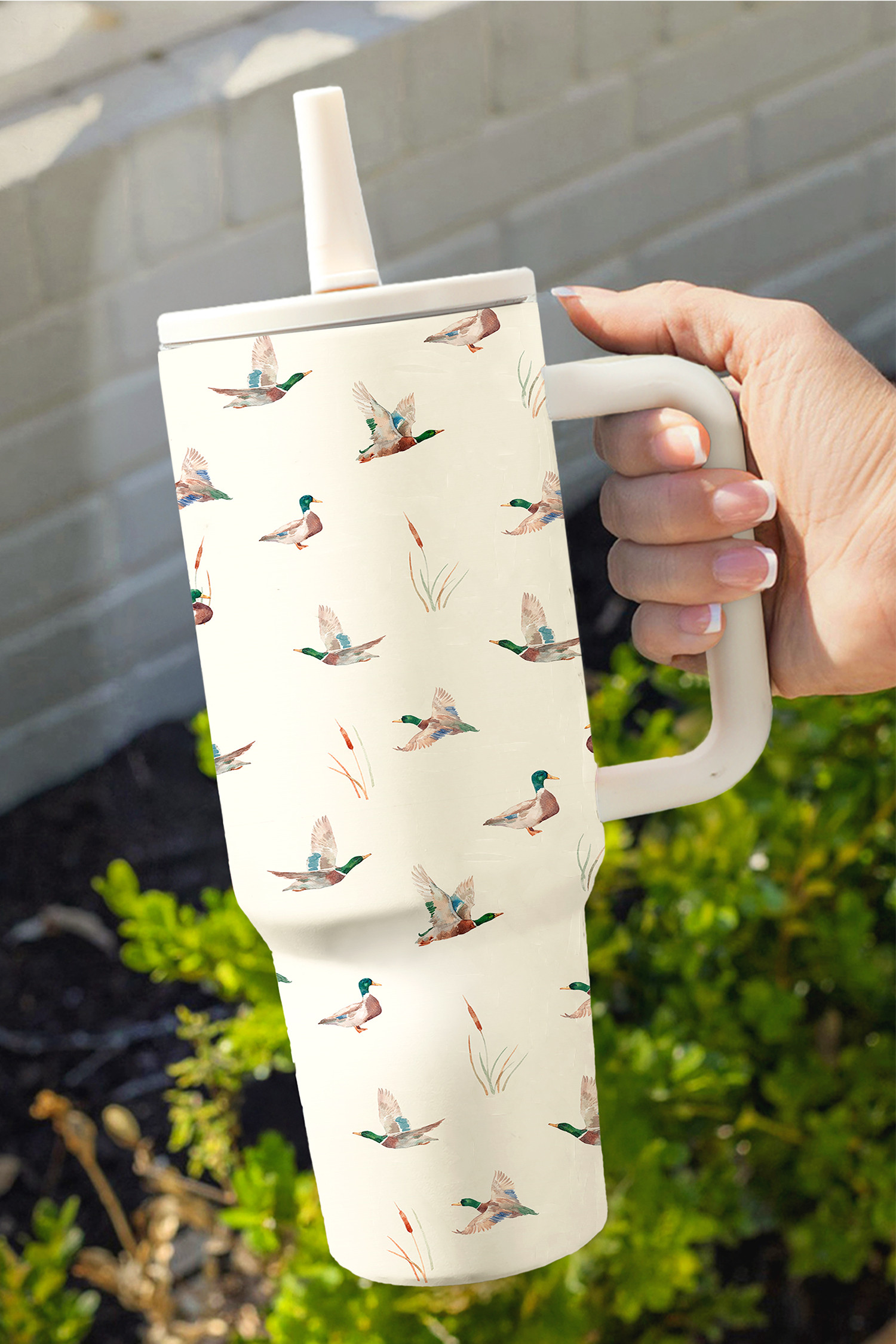 白色野鸭印花翻盖吸管大手柄玻璃杯 LC25231329