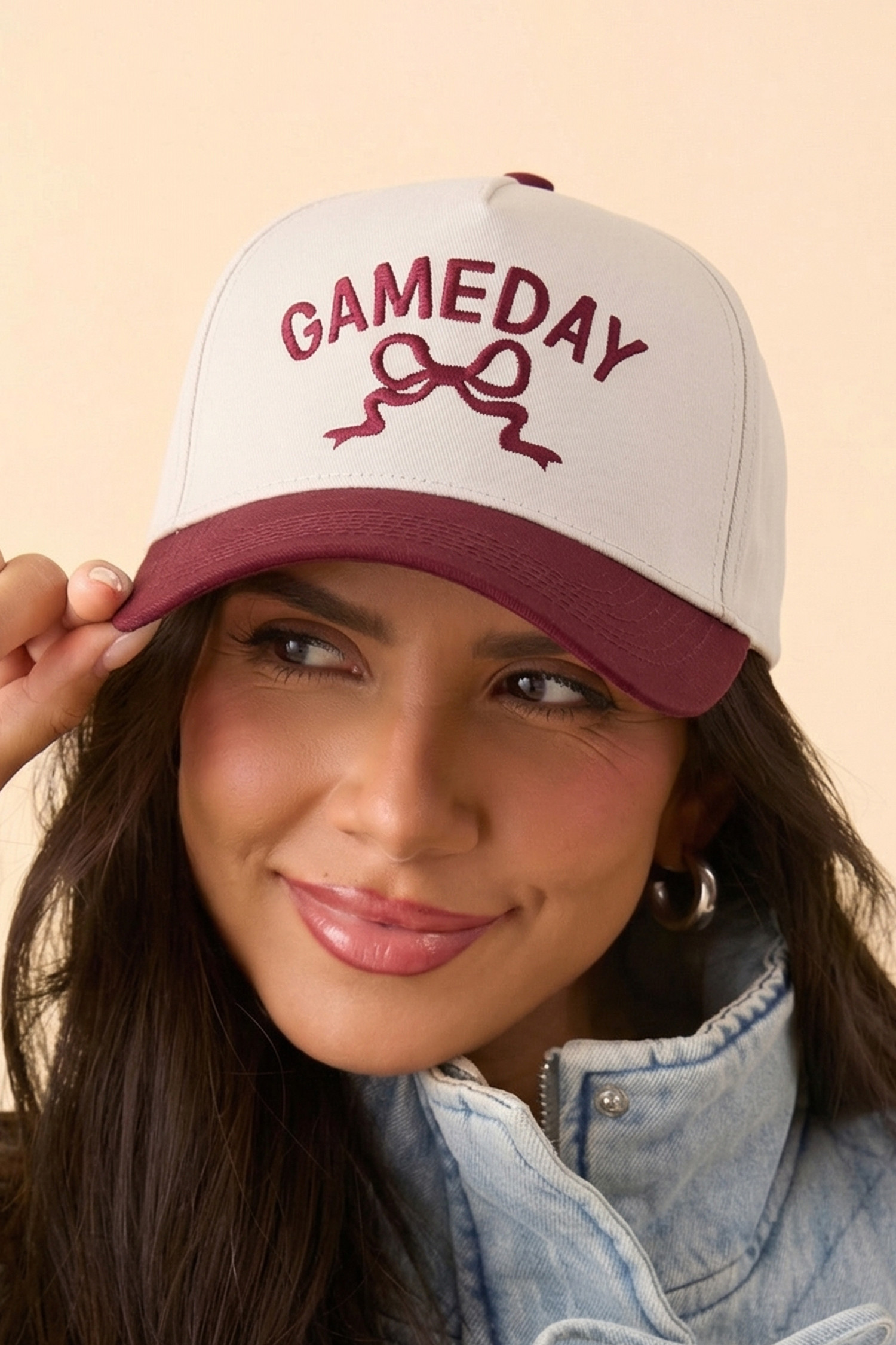 红色大丽花 GAMEDAY 蝴蝶结刺绣两色棒球帽 BH043742