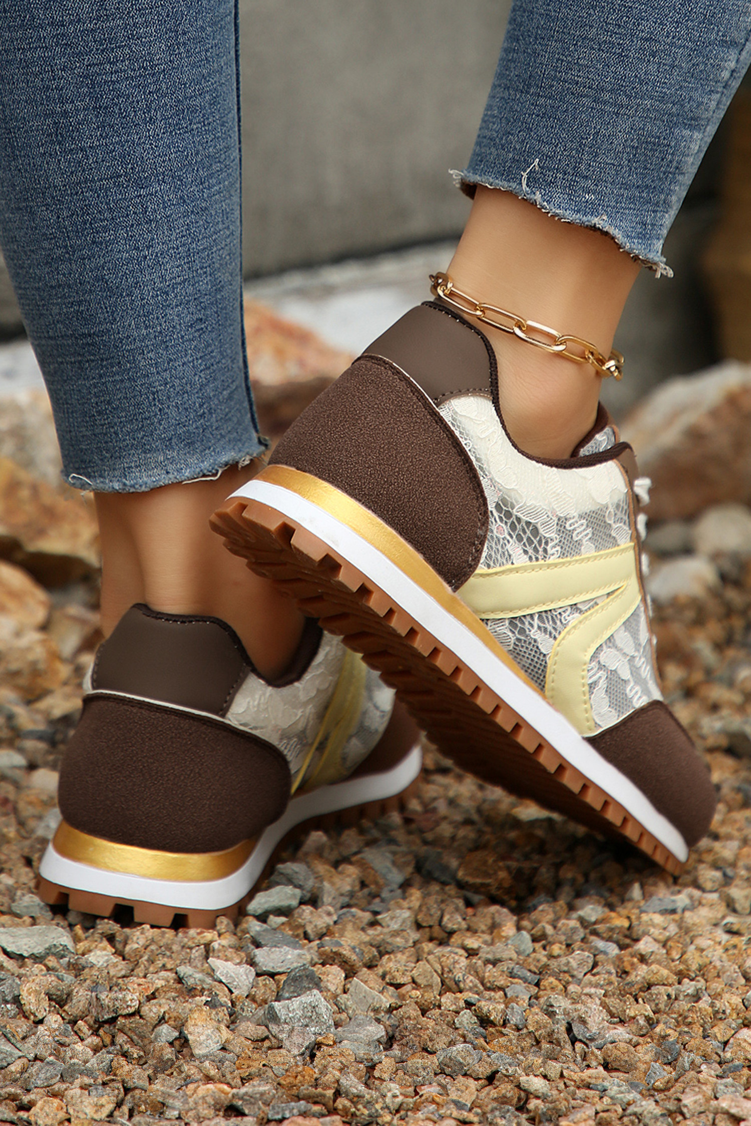 咖啡色花卉蕾丝拼色拼布运动鞋 BH024283