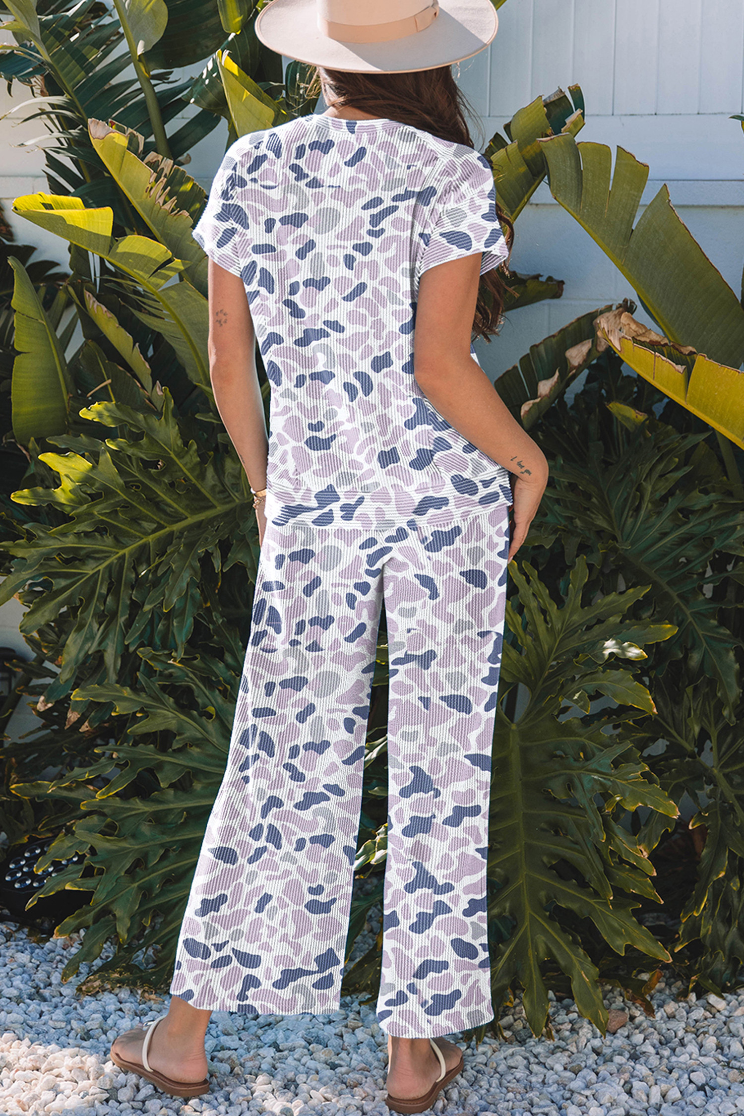 米色迷彩印花扭纹罗纹宽松T恤抽绳裤套装 LC25320797