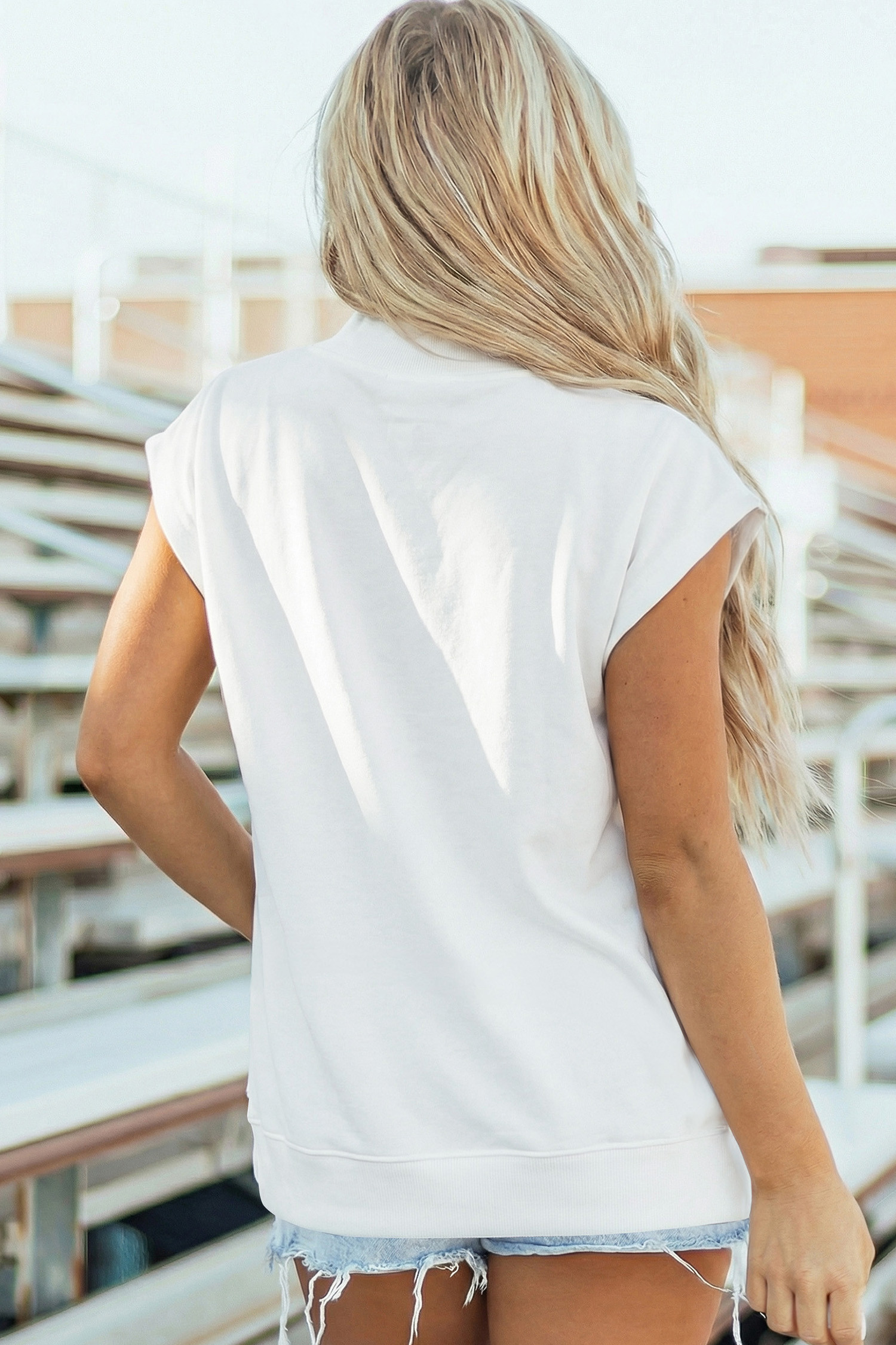 白色纯色高领盖袖宽松上衣 LC25320223