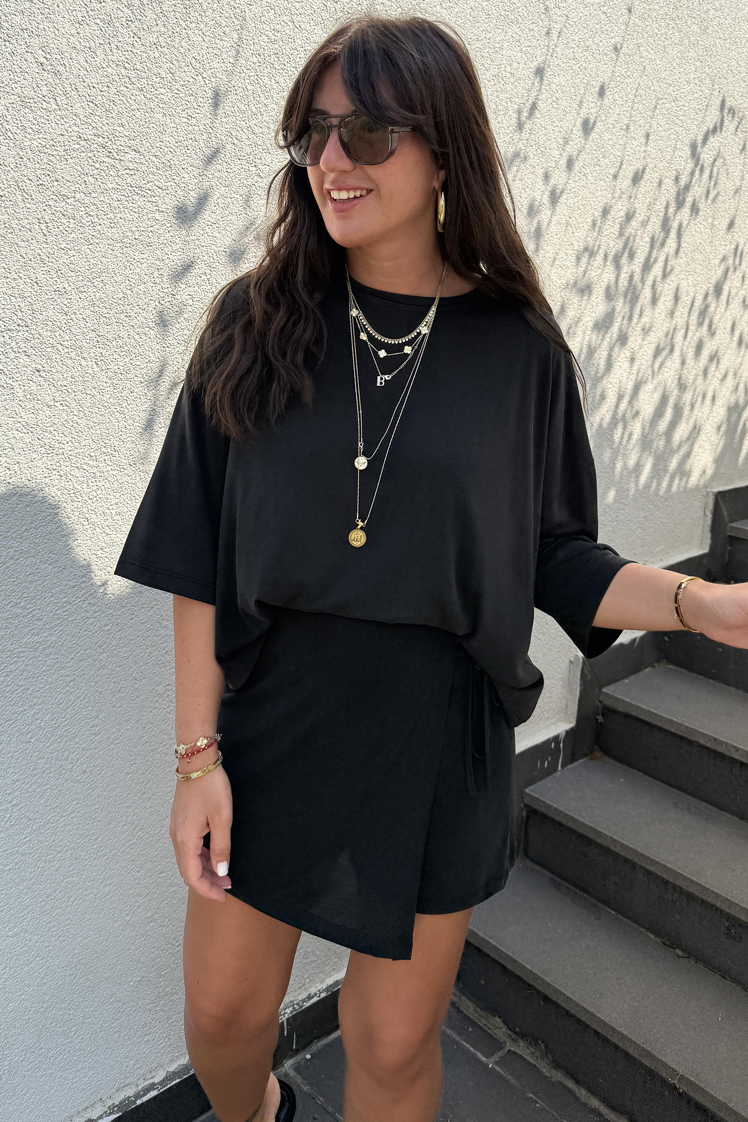 黑色纯色超大 T 恤系带迷你裙裤 2 件套 LC631489