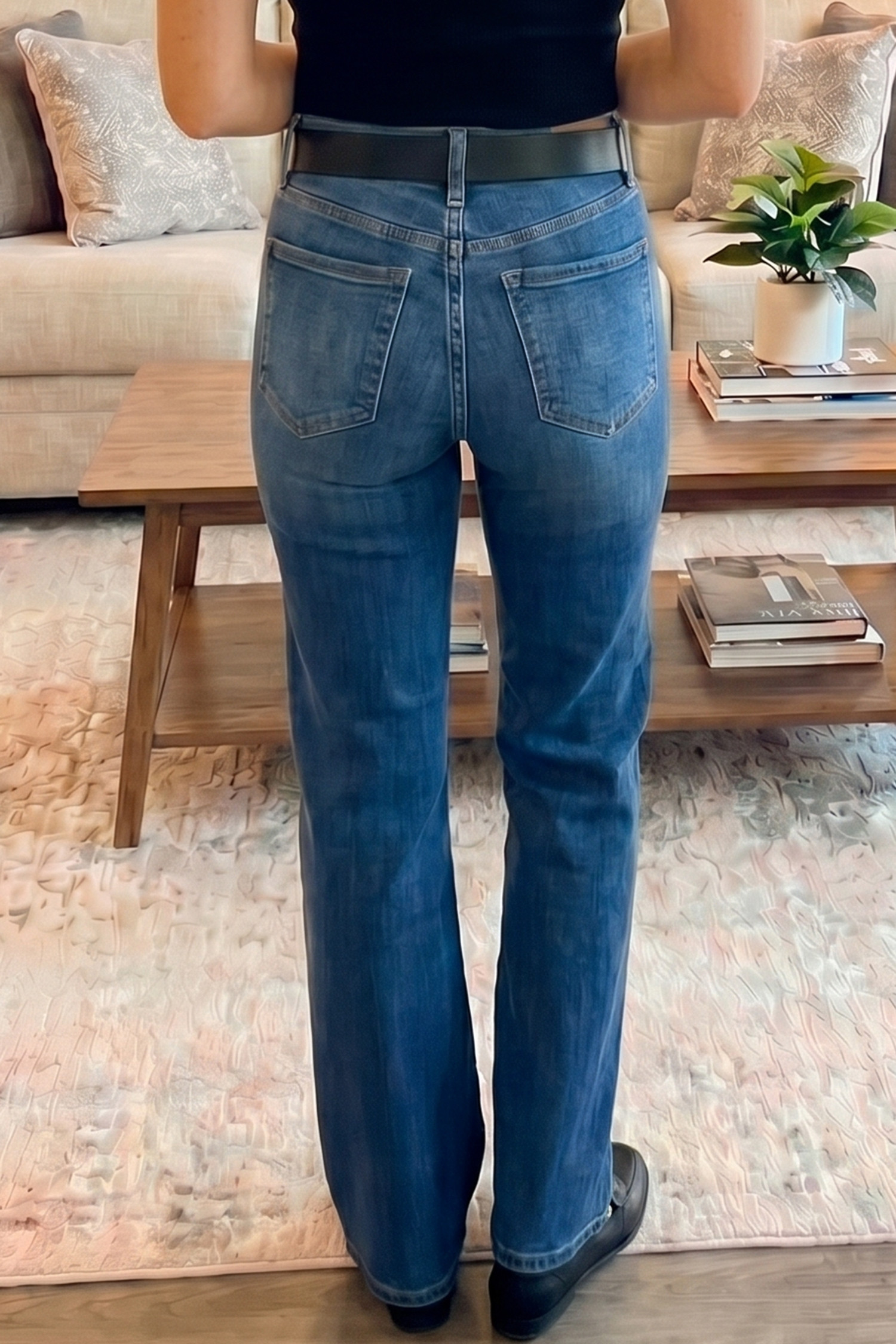 天蓝色定制接缝细节女式直筒牛仔裤 LC7876228