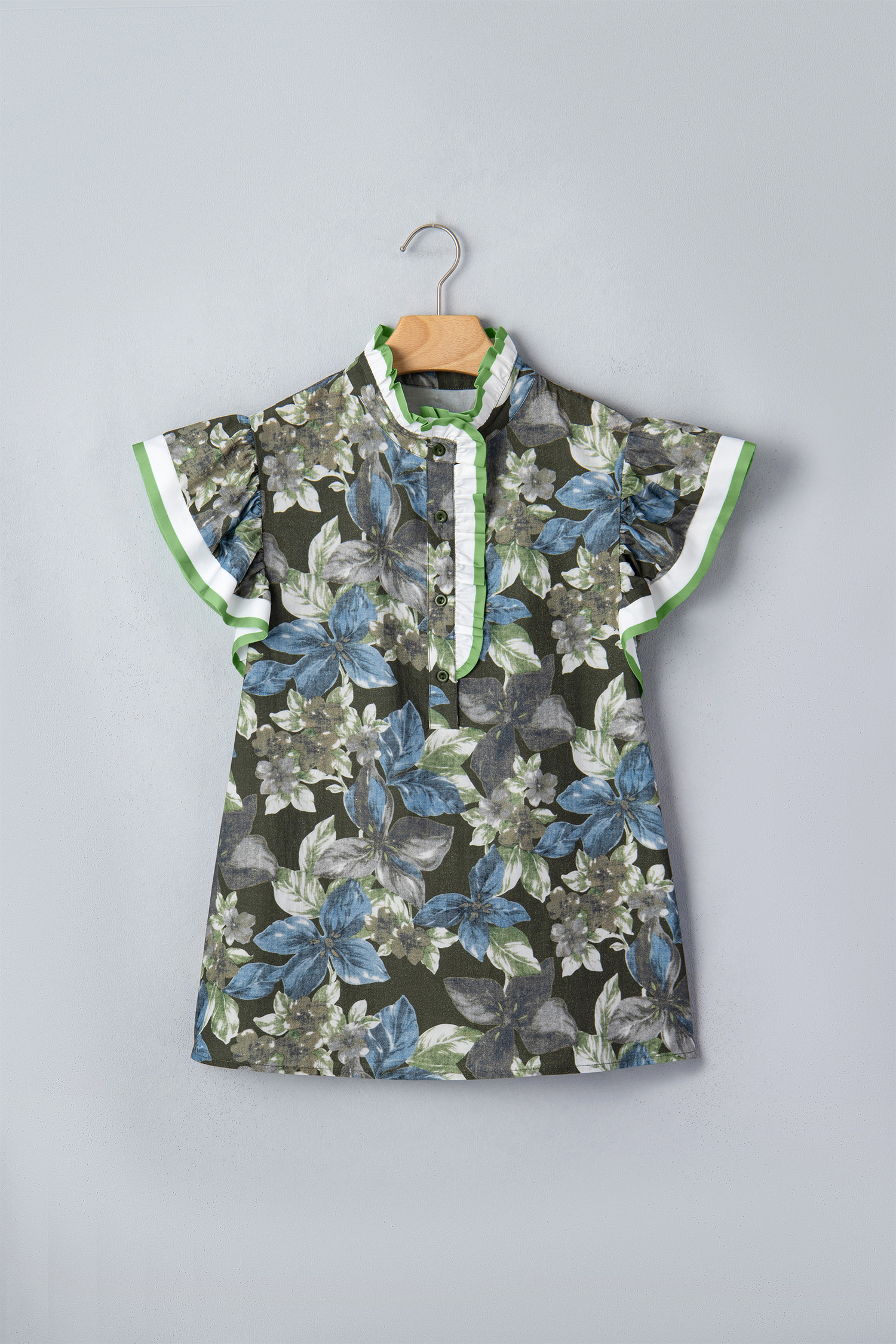 绿色荷叶边短袖花卉夏季衬衫 LC25136731