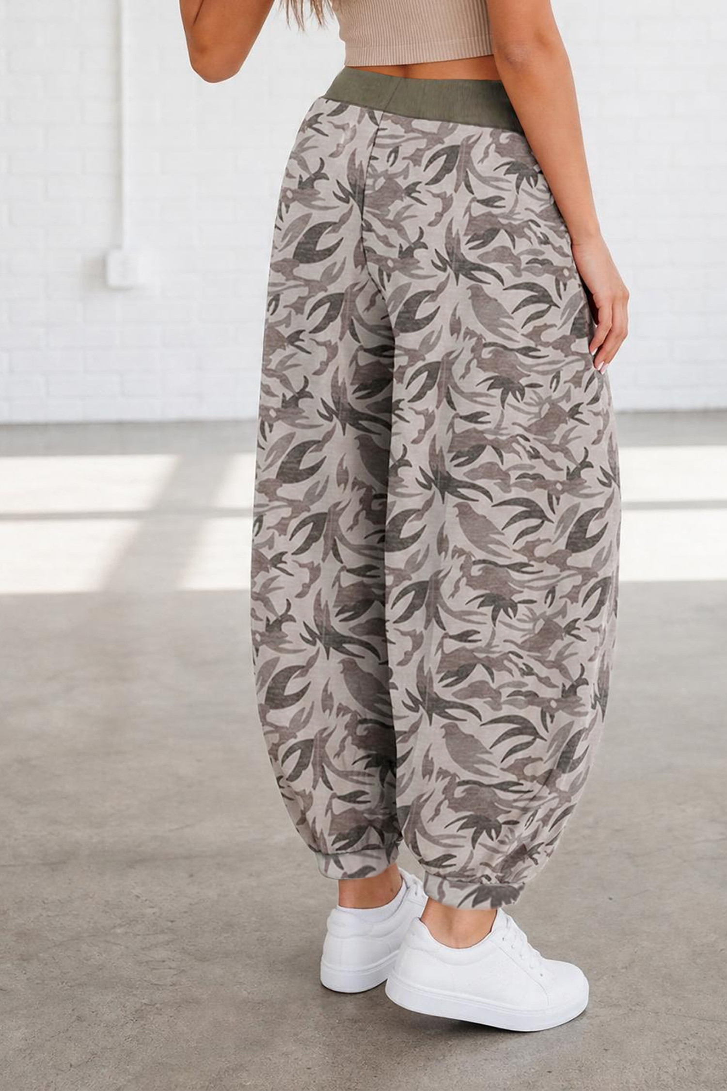 卡其色抽绳撞色腰带迷彩工装筒裤 LC7714549
