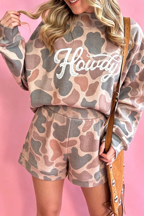 多色 Howdy 迷彩高领长袖上衣和短裤套装