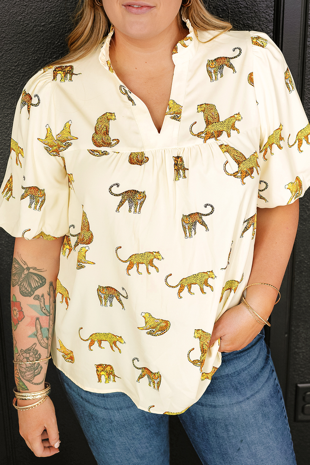 Plus Size Beige  Cheetah Print Short Puff Sleeve Blouse