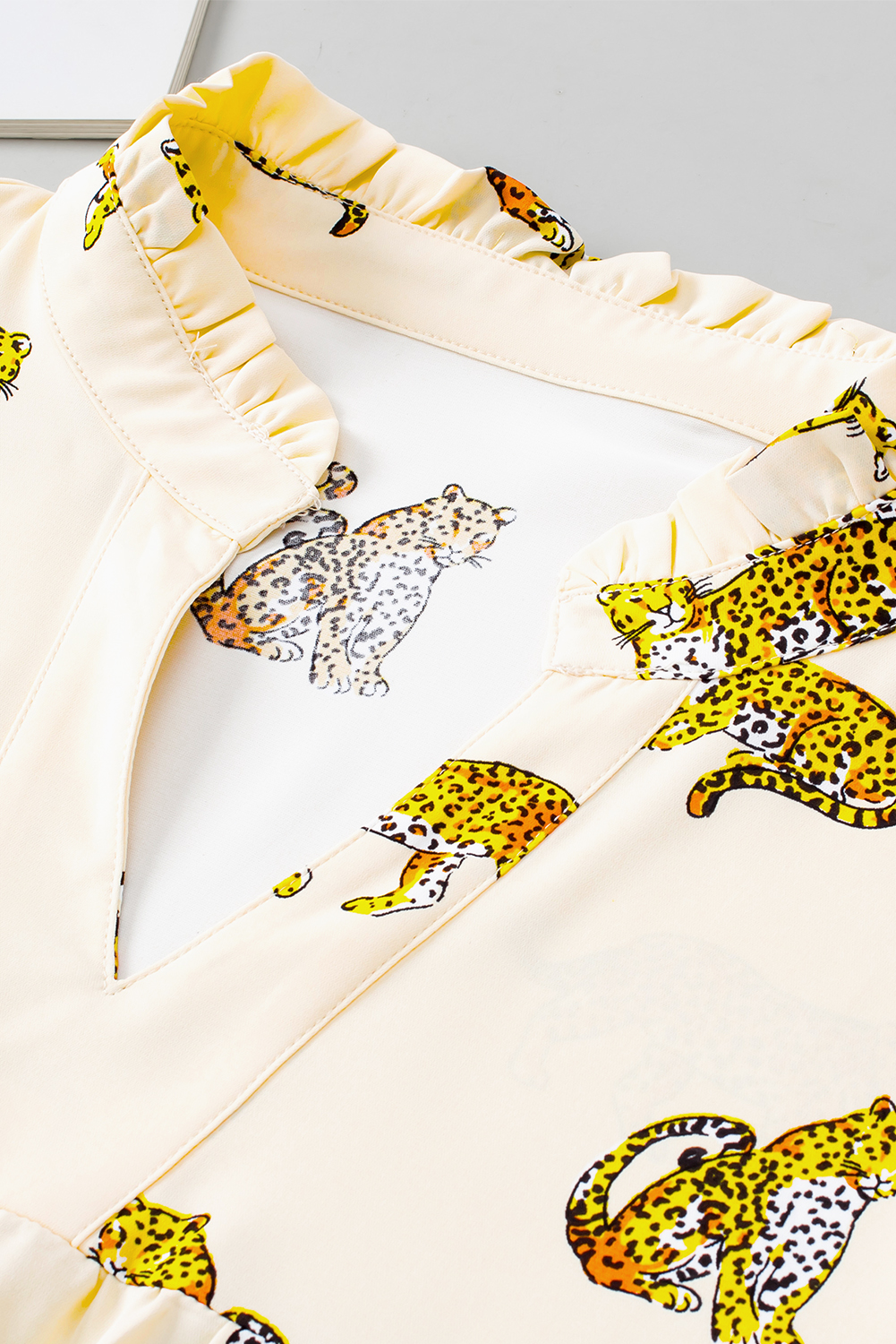 Plus Size Beige  Cheetah Print Short Puff Sleeve Blouse