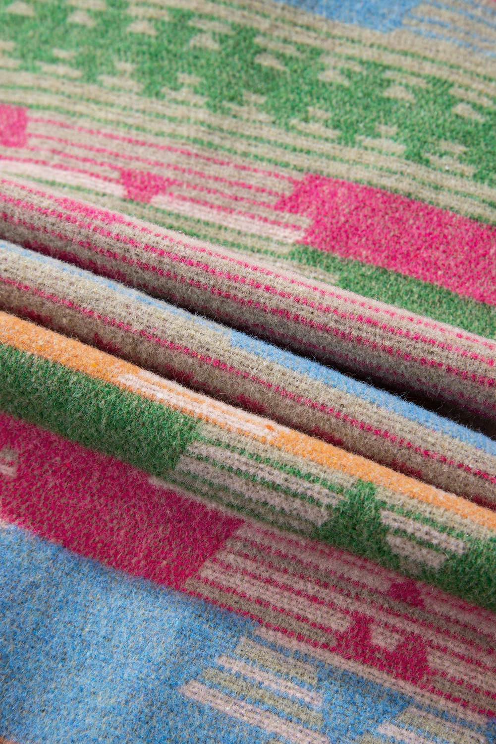 Plus Size Pink  Aztec Printed Flap Pocket Shacket