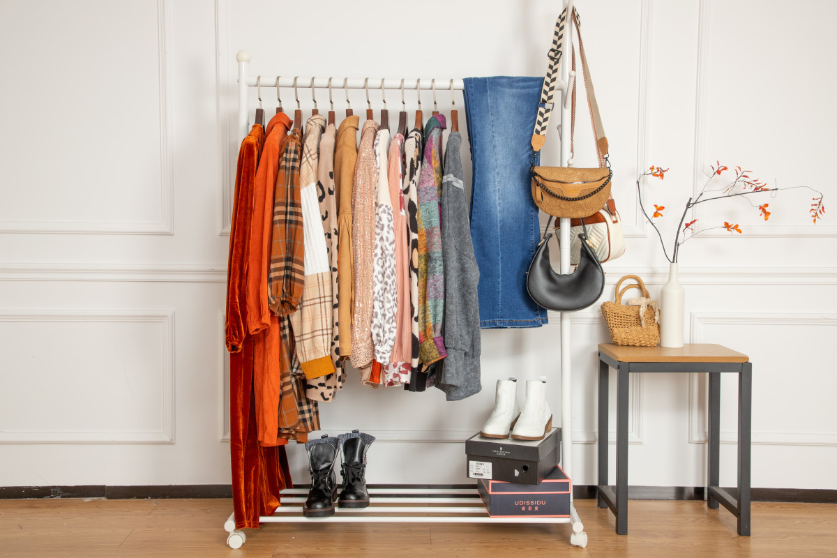 How do Plus Size Retail Stores Stock Products