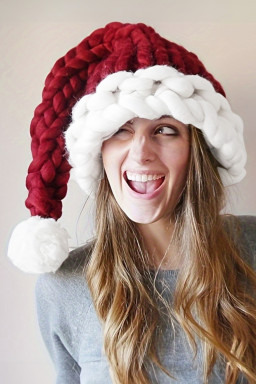 Dearlove Red Dahlia Color Block Pom Pom Decor Chunky Knitted Christmas Hat