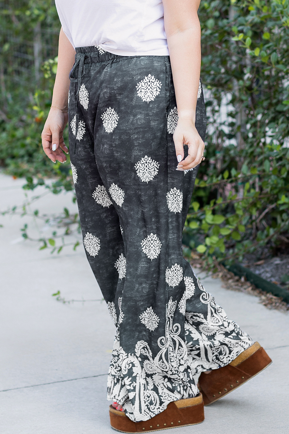 Plus Size Black  Geometric Ethnic Print Drawstring Wide Leg Pants