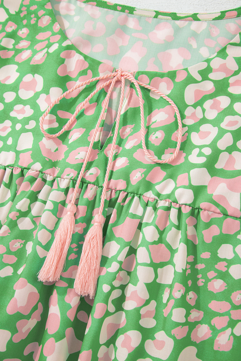 Plus Size Green  Floral Tassel Tie Split Neck Puff Sleeve Blouse