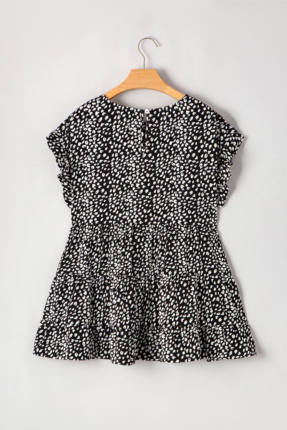 Plus Size Black Leopard Print Ruffled Short Sleeve Keyhole Back Tiered Flowy  Blouse