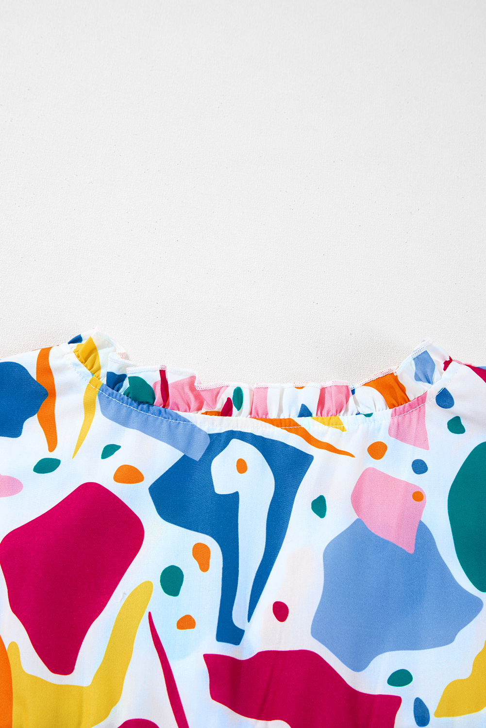 Plus Size White Abstract Print Shirred Cuff Puff Sleeve  Blouse