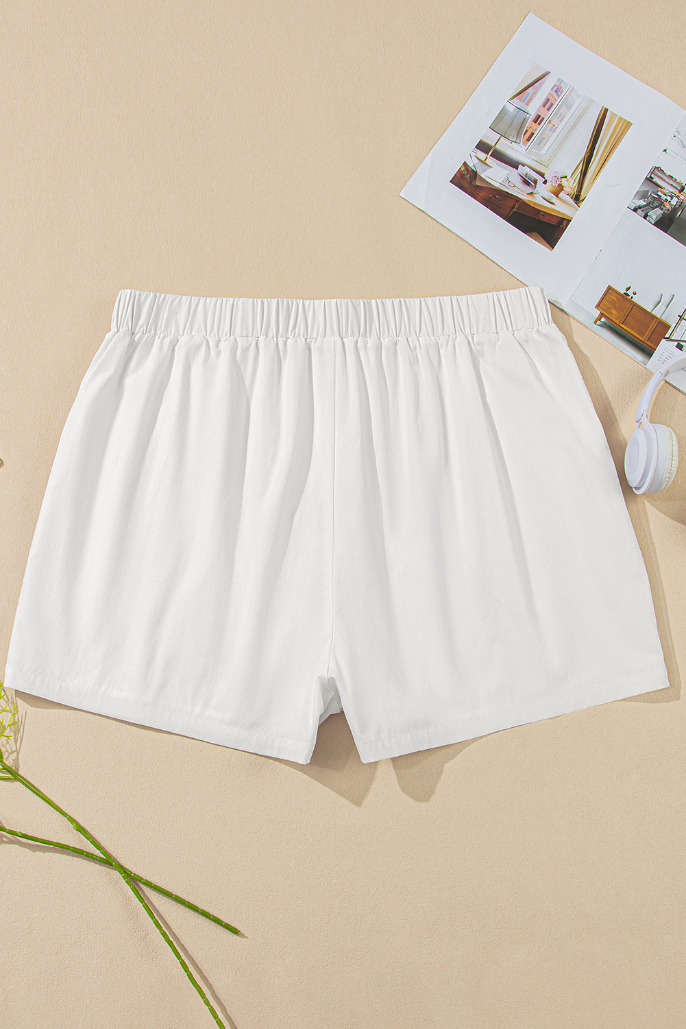 Plus Size White Bow Decor Pockets  Shorts