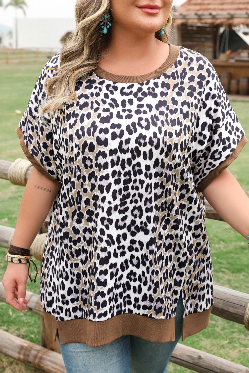 Plus Size Khaki Leopard Contrast Trim Short Sleeve Loose  Top