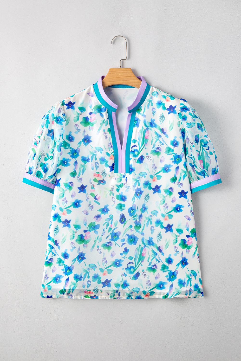 Plus Size Green Floral Print Colorblock Edge Puff Sleeve Split Neck  Blouse