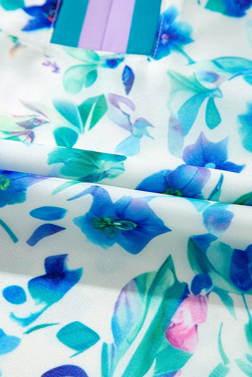 Plus Size Green Floral Print Colorblock Edge Puff Sleeve Split Neck  Blouse