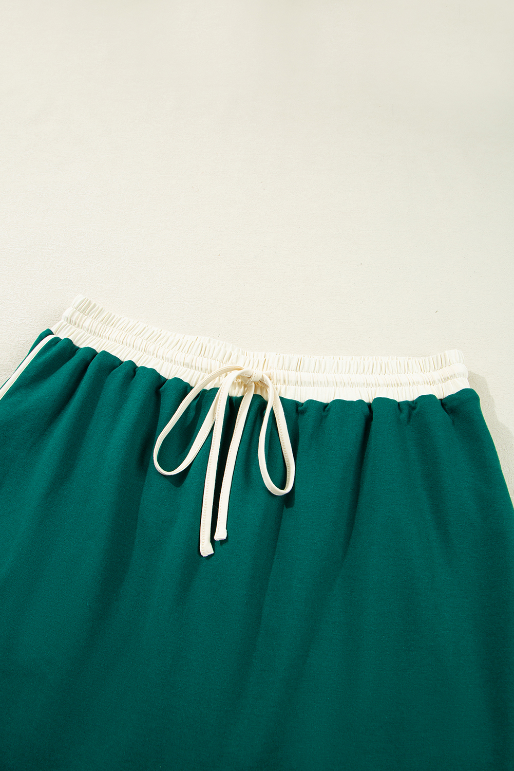 Plus Size Evergreen  Contrast Trim T Shirt and Skirt Two Piece Set