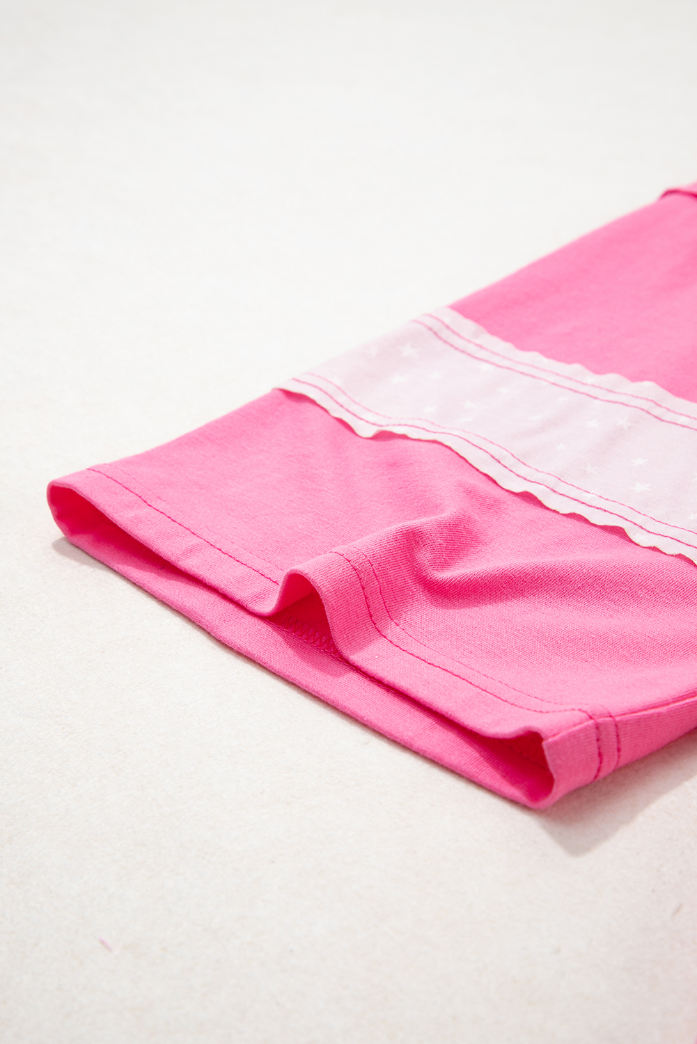 Plus Size Pink Star Patched Colorblock Raw Edge Bracelet Sleeve  Loose Tee