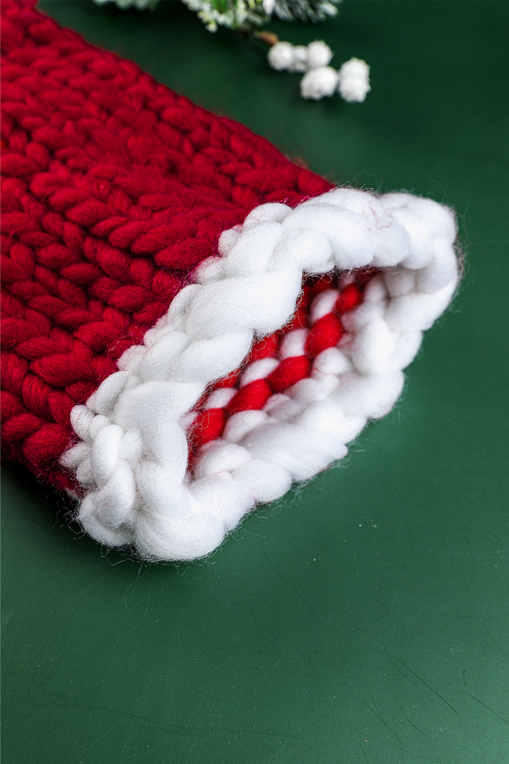 Dearlove Red Dahlia Color Block Pom Pom Decor Chunky Knitted Christmas Hat