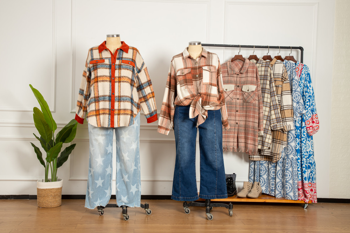 Use Stripes To Create An Plus Size Look