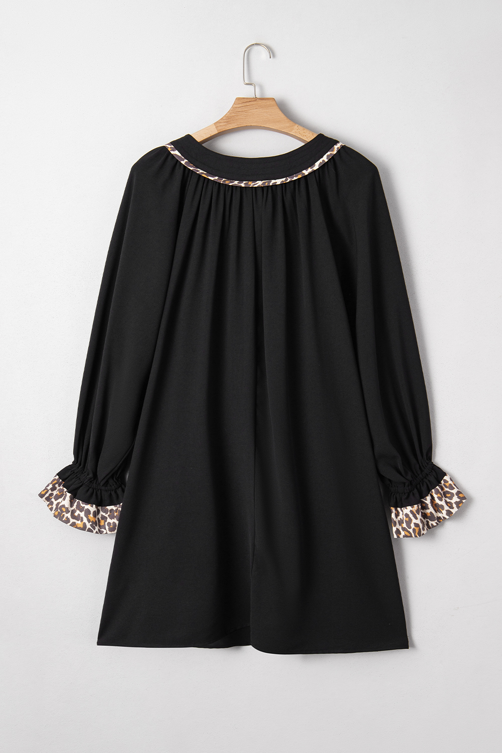 Plus Size Black  Notched Neck Leopard Trim Flounce Long Sleeve Shift Dress