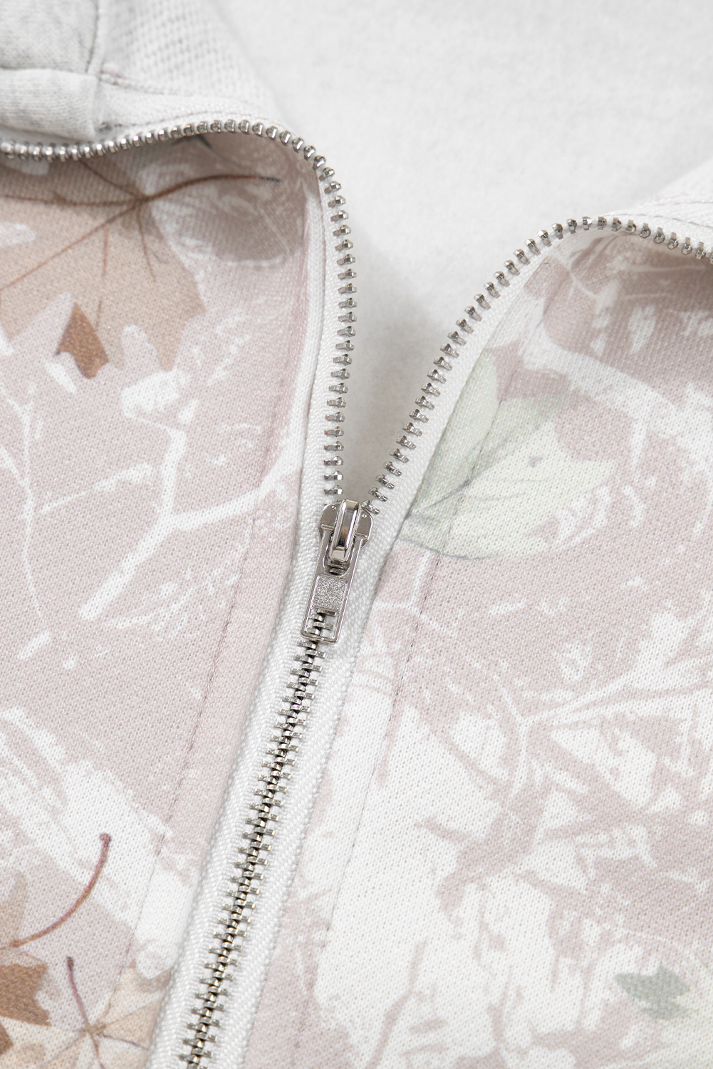 Plus Size Gray Camo Leaves Patchwork Zipped Collar Pullover  Sweatshirt