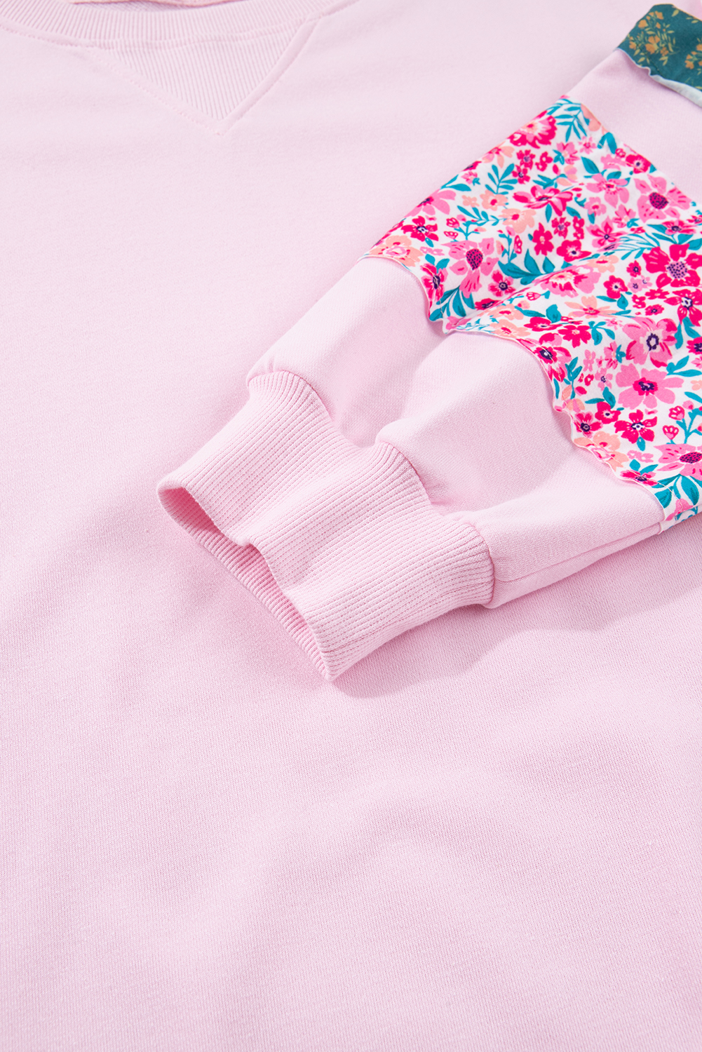 Plus Size Pink  Mix Floral Patched Sleeve Ribbed Trim Baggy Sweatshirt