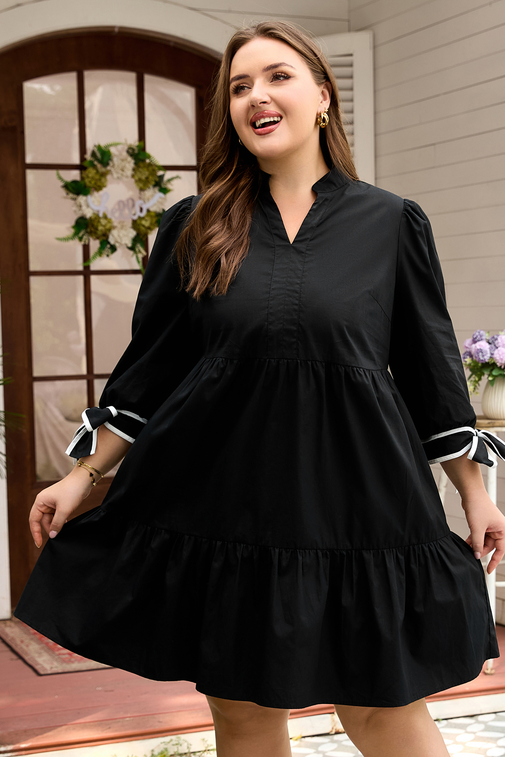 Plus Size Black Contrast Trim Knot Cuffs  V Neck Mini Dress