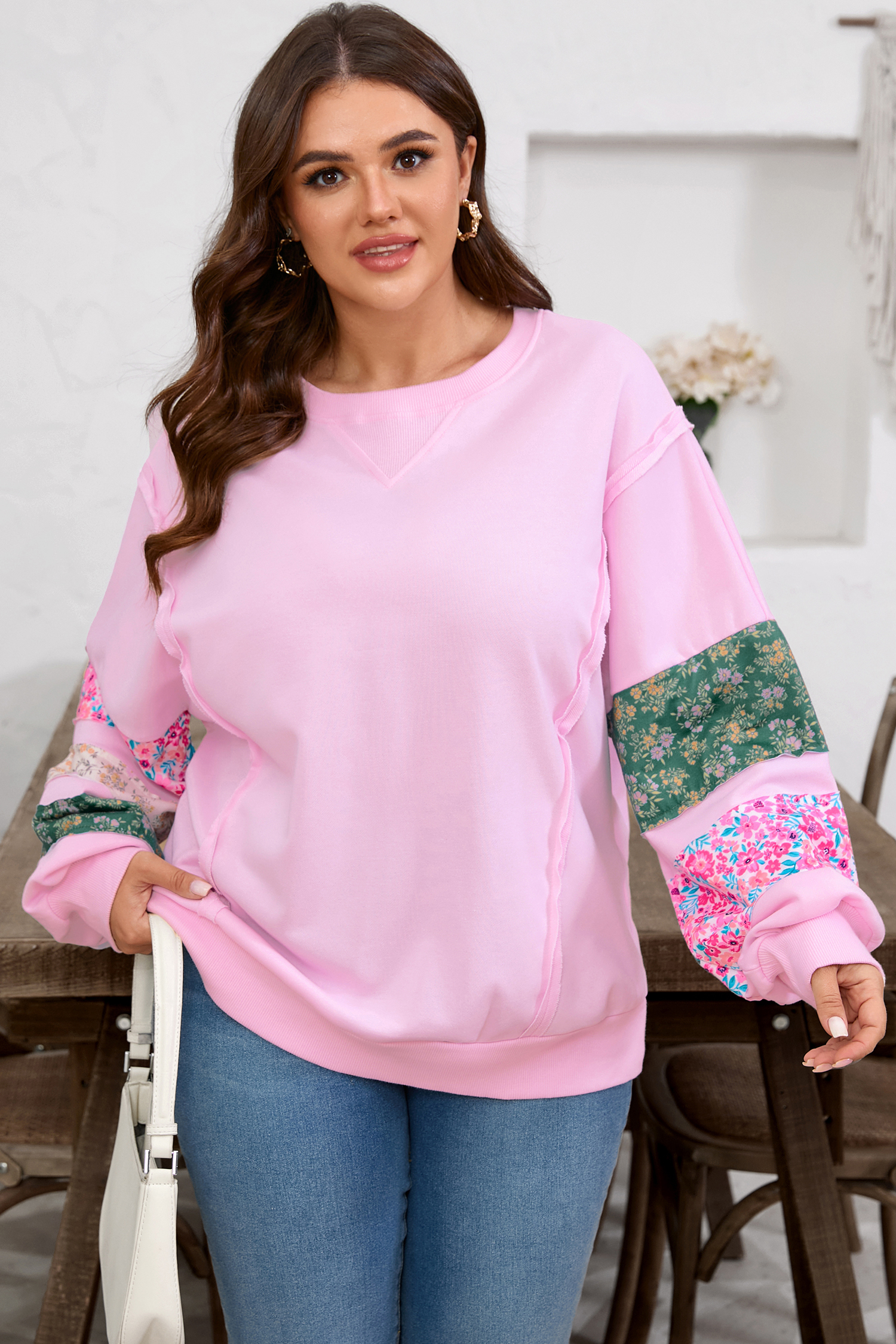 Plus Size Pink  Mix Floral Patched Sleeve Ribbed Trim Baggy Sweatshirt