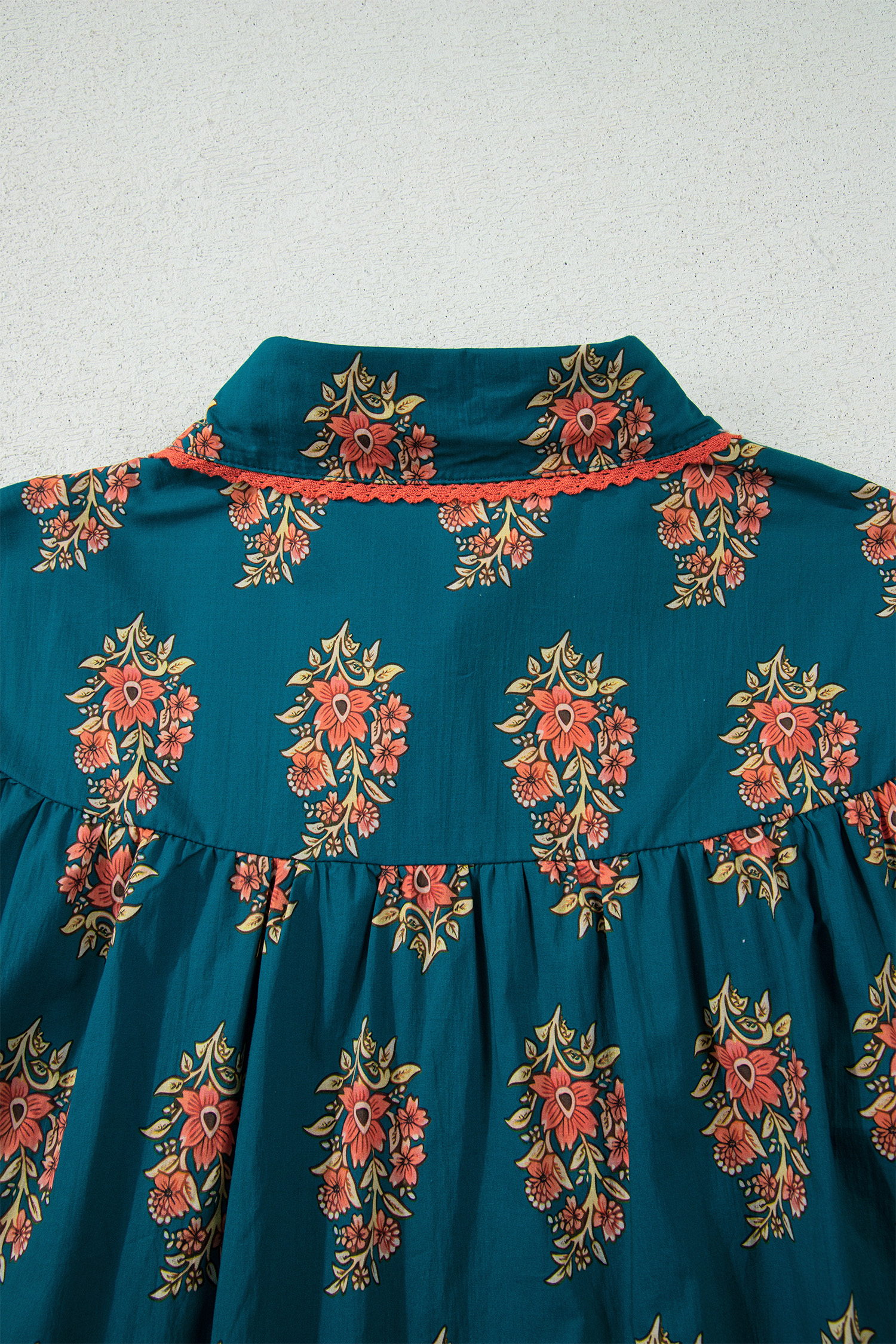 Plus Size Green  Floral Print Contrast Lacy Trim Pleated Loose Shirt