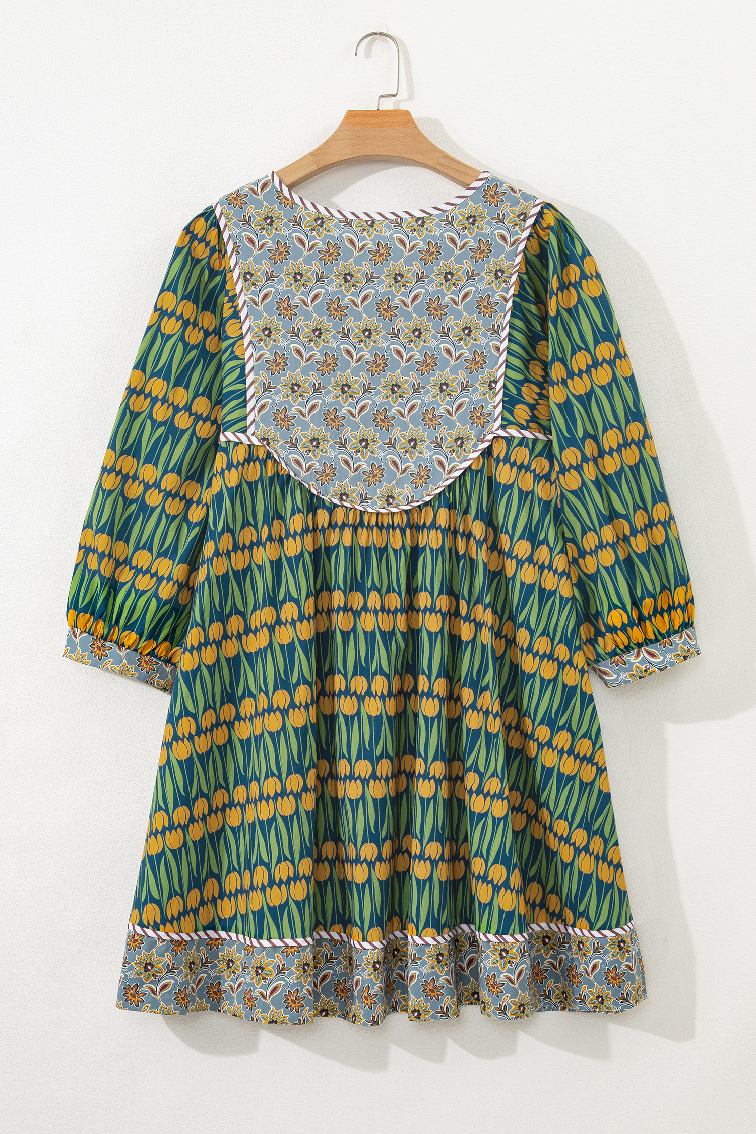 Plus Size Green  Mixed Floral Print Striped Trim Loose Mini Dress