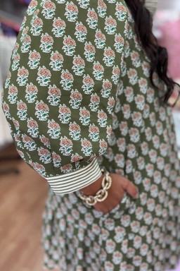 Plus Size Green Contrast Striped Frilled Collar 3/4 Sleeve  Floral Dress