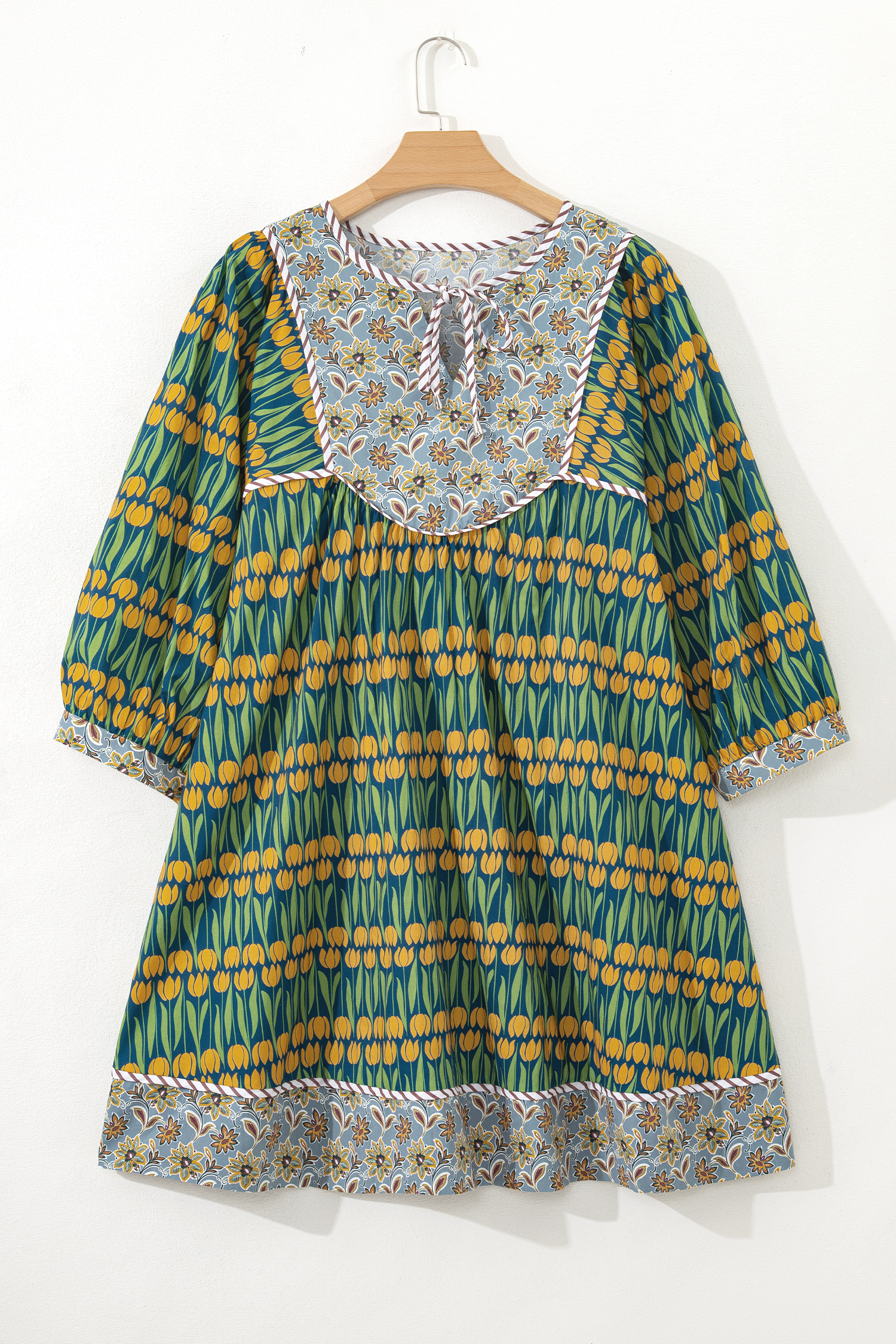 Plus Size Green  Mixed Floral Print Striped Trim Loose Mini Dress