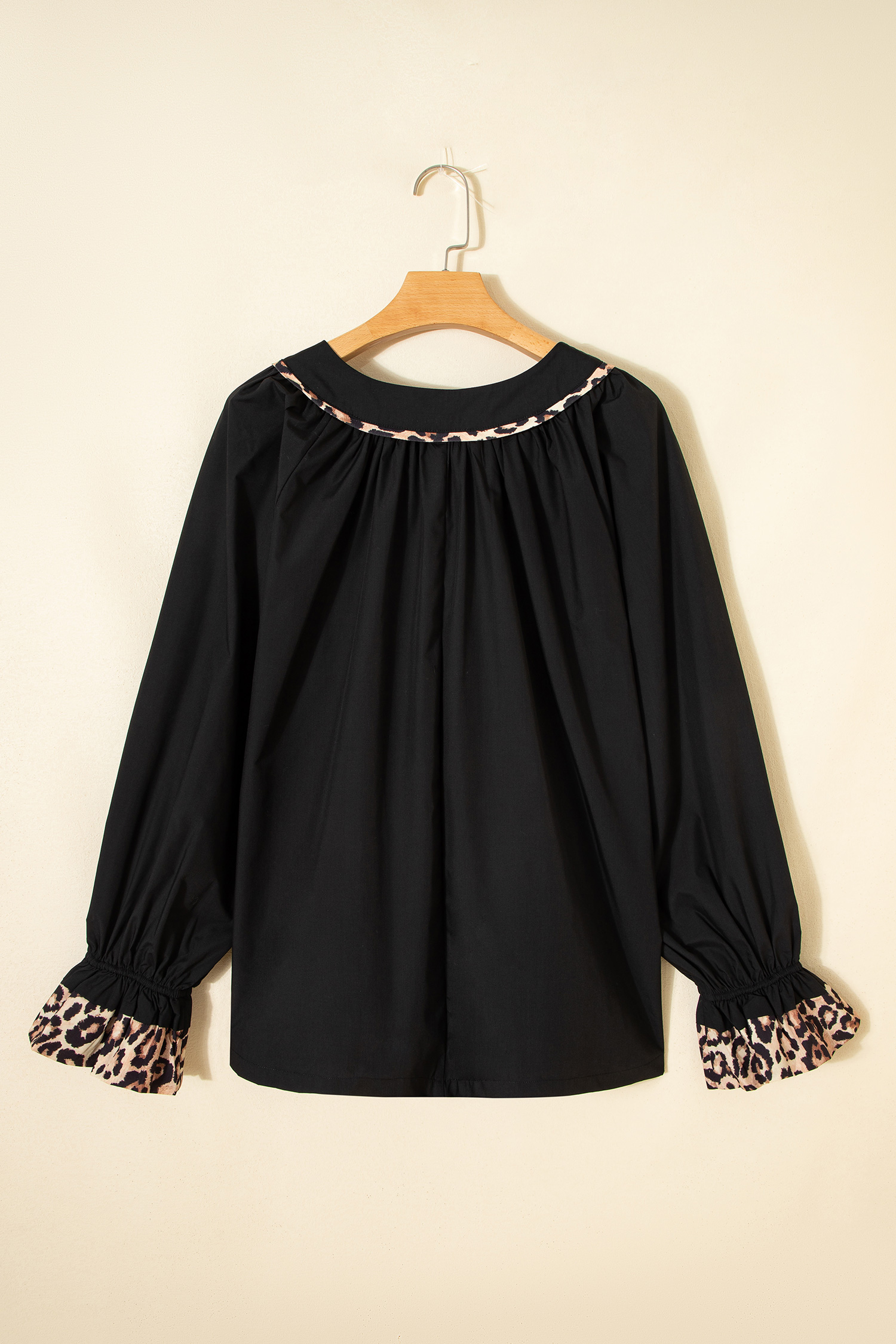 Plus Size Black  Split Neck Leopard Trim Flounced Long Sleeve Blouse
