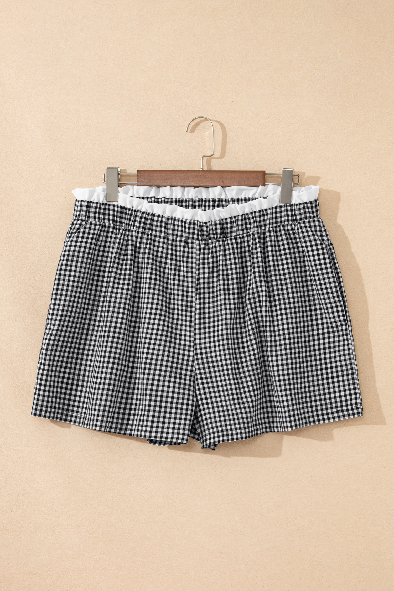 Plus Size Black Contrast Trim Plaid Print  Shorts