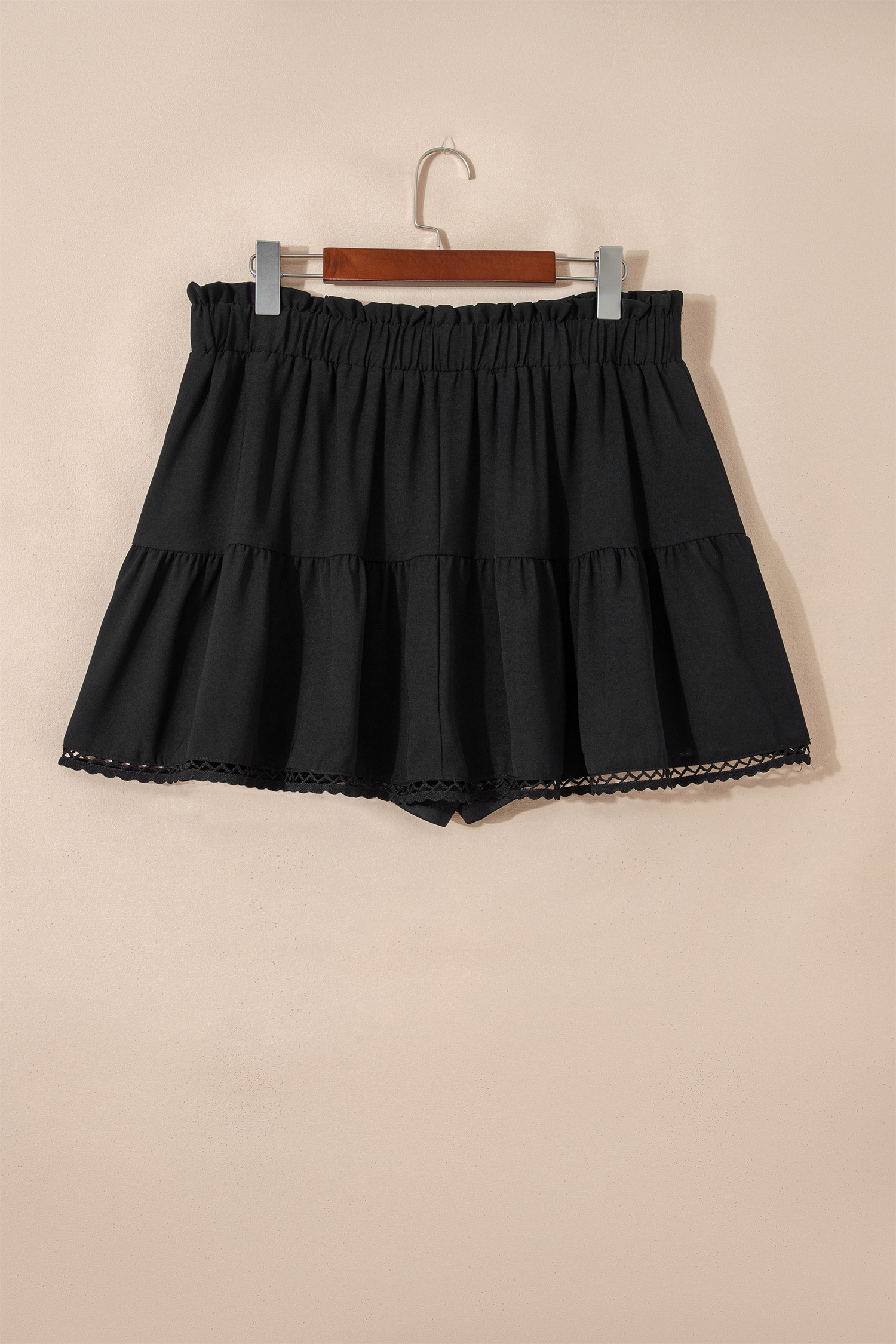 Plus Size Black  Frilled Elastic Waist Lace Trim Boho Ruffled Shorts