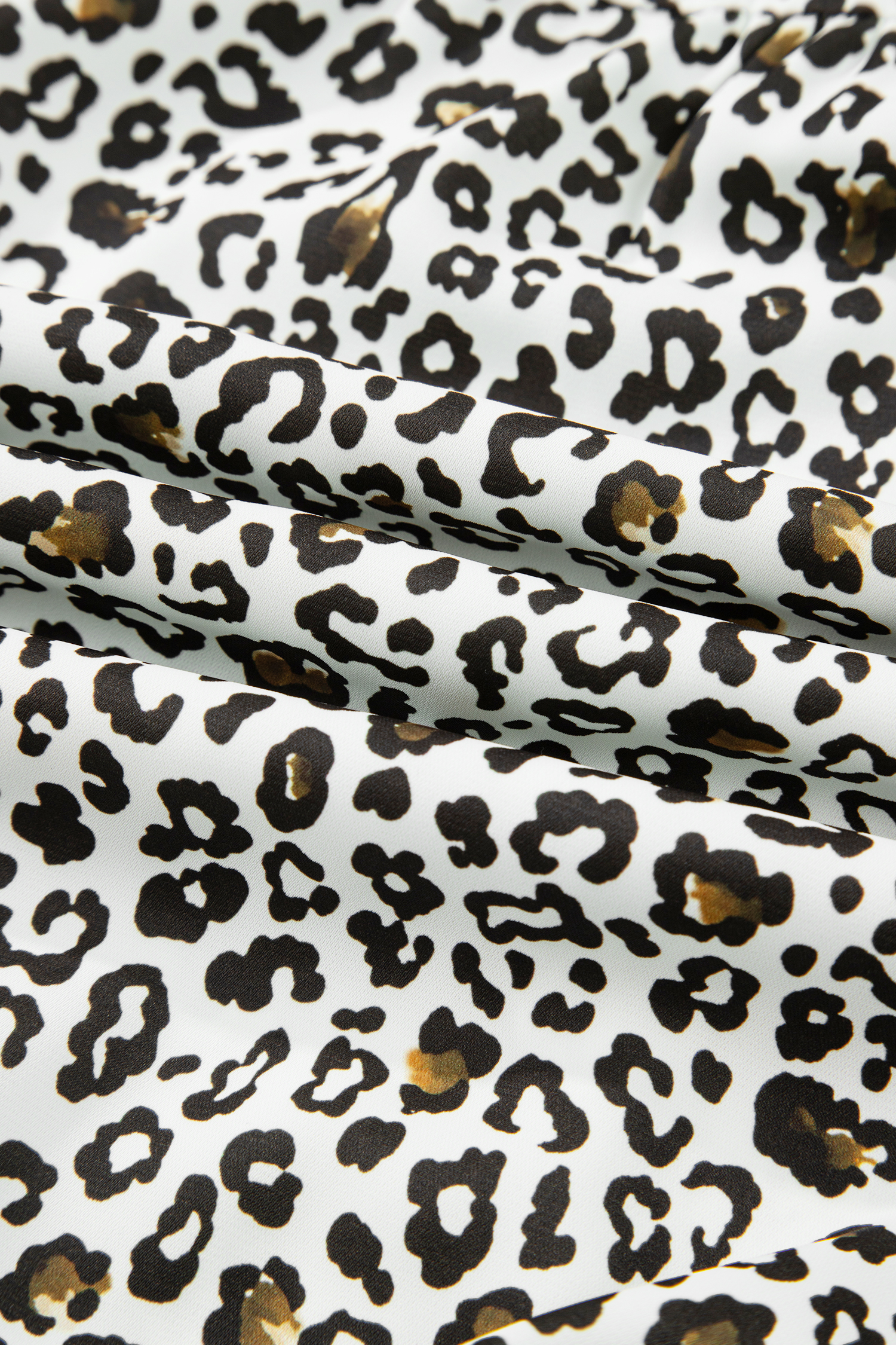 Plus Size Khaki  Buttoned Contrast Trim Puff Sleeve Leopard Print Blouse