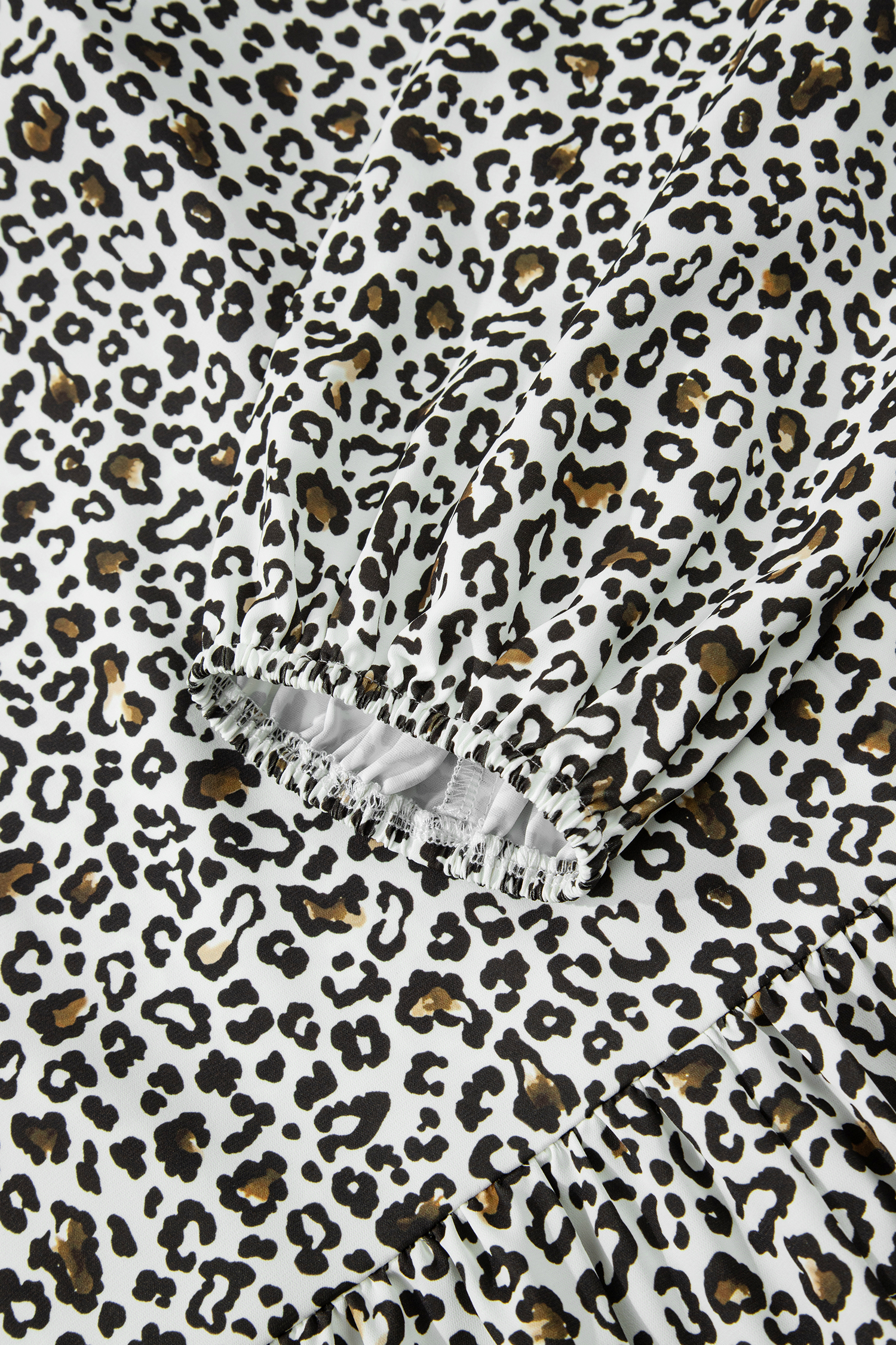 Plus Size Khaki  Buttoned Contrast Trim Puff Sleeve Leopard Print Blouse