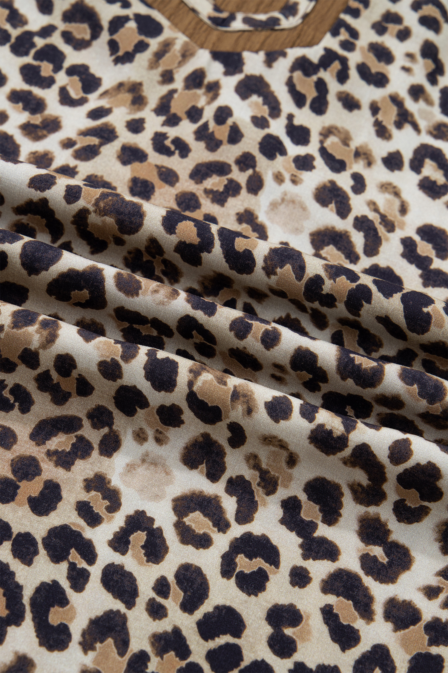 Plus Size Brown  Leopard Print Crinkled Colorblock Patchwork V Neck Blouse