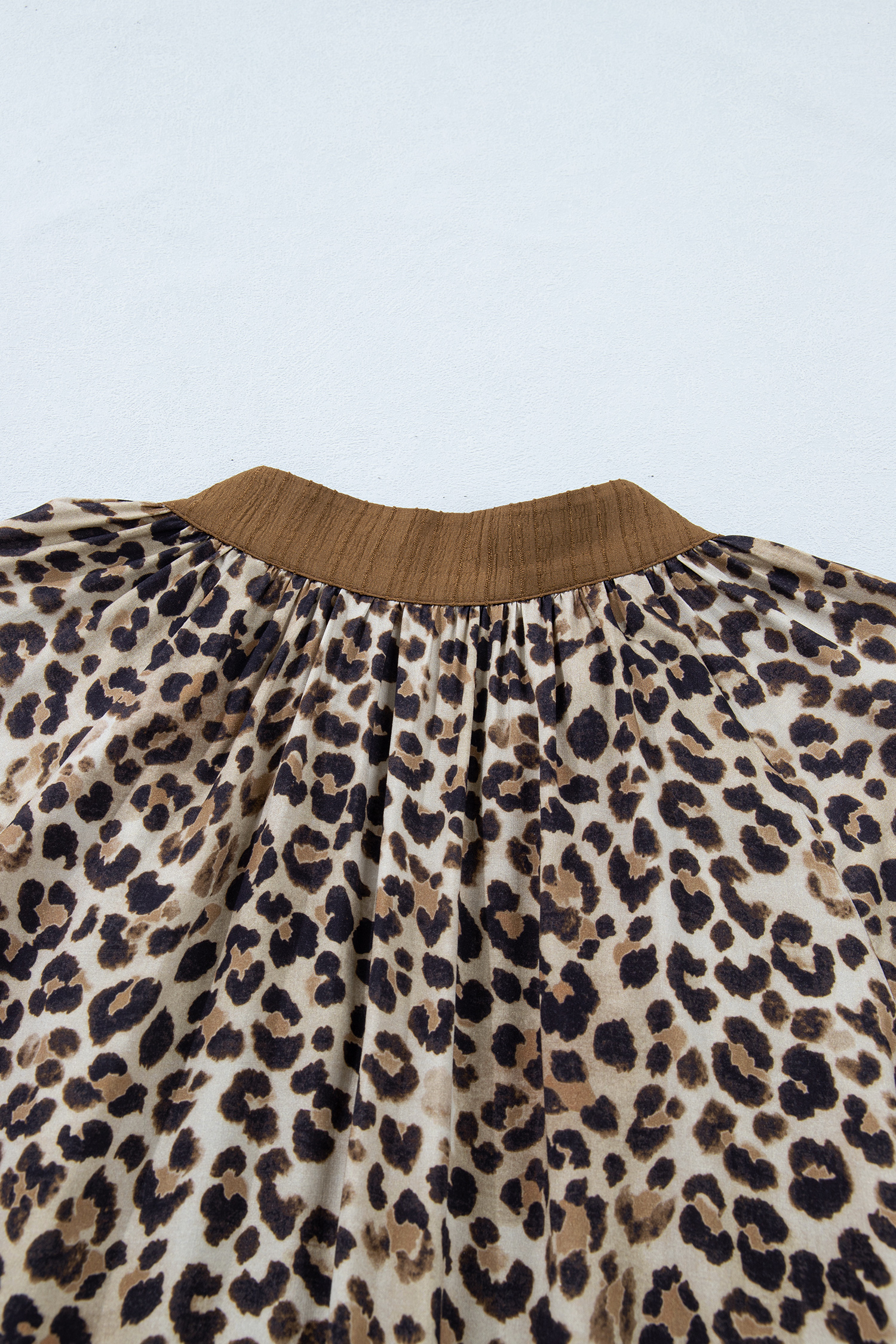 Plus Size Brown  Leopard Print Crinkled Colorblock Patchwork V Neck Blouse