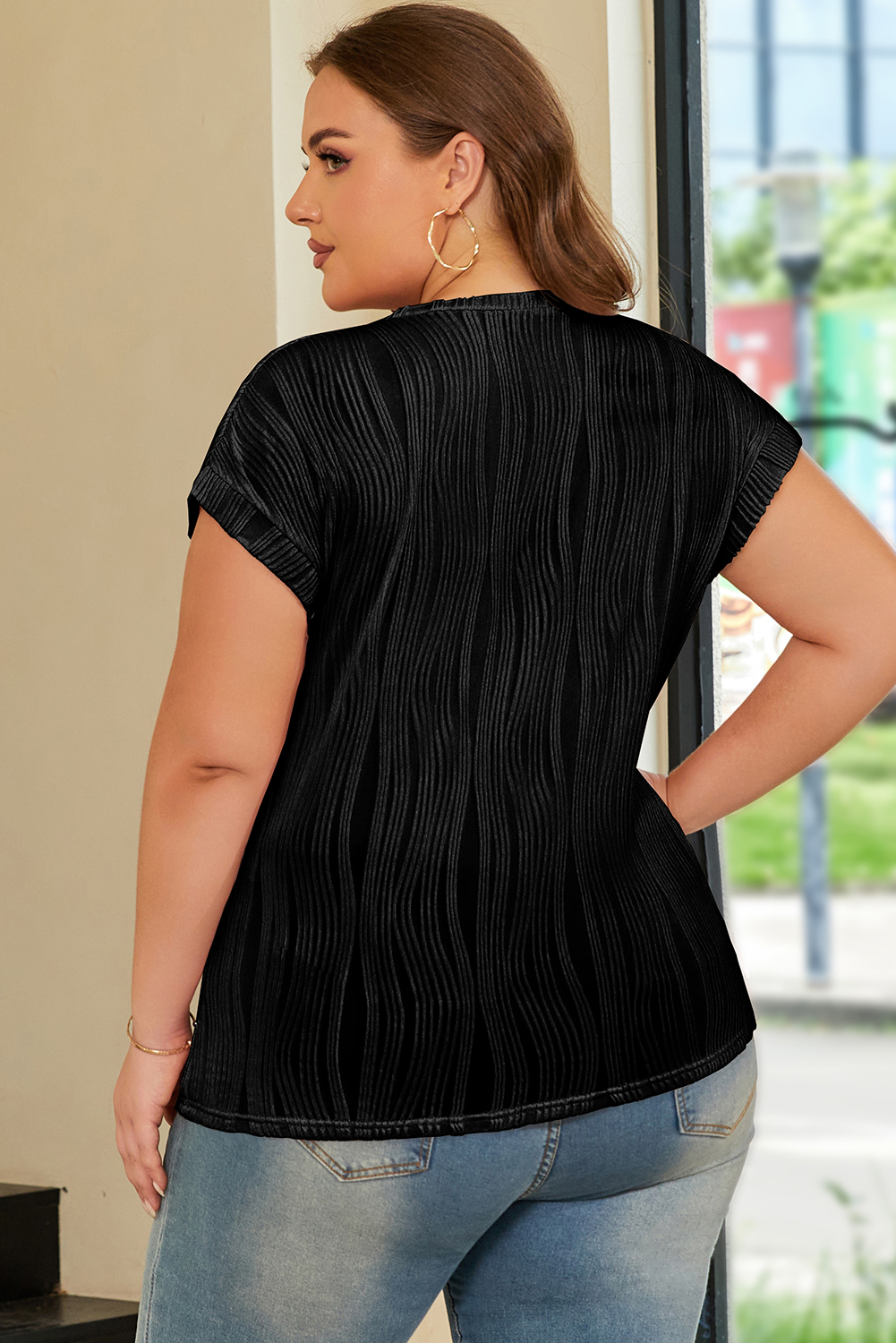 Plus Size Black Solid Color Wavy Textured  Tee