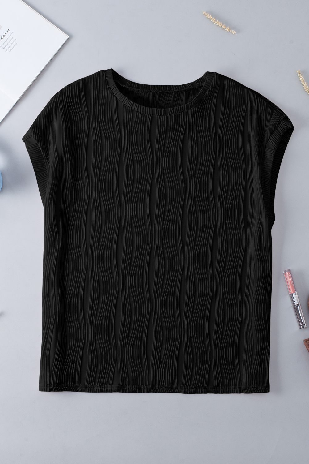 Plus Size Black Solid Color Wavy Textured  Tee